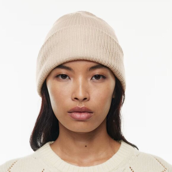 Aritzia Accessories - Aritzia Sunday Best Ribbed Off White Snowflake Beanie